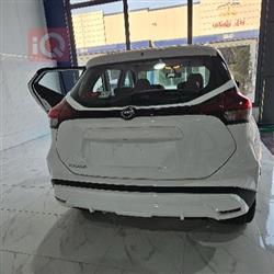 نيسان كيكس